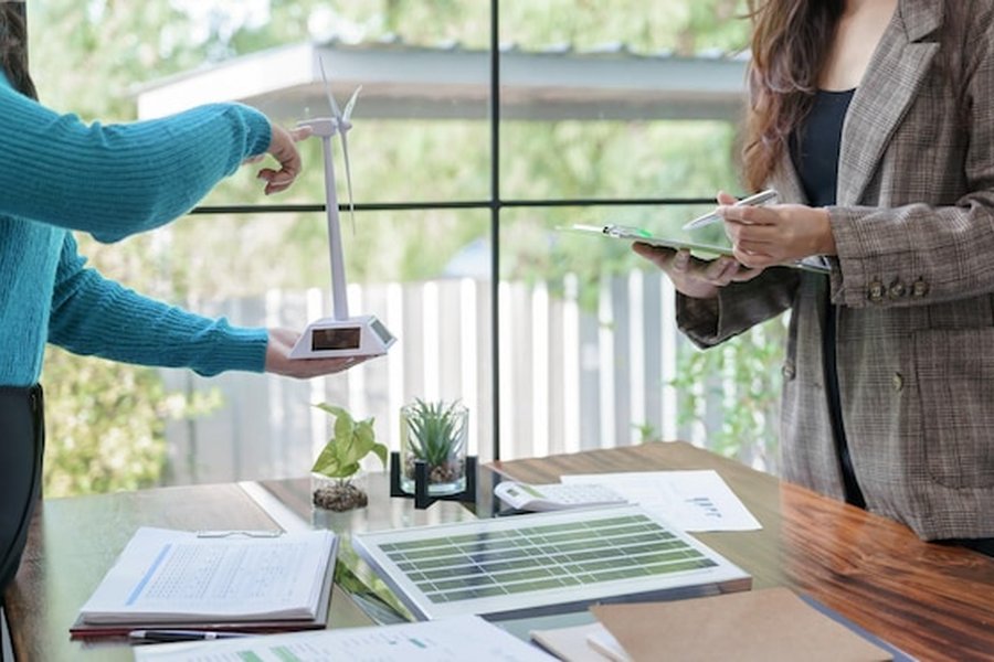 Une analyse de solutions énergétiques durables en lien avec le Guide pratique du crédit carbone personnel : comment monétiser ses économies d'énergie.